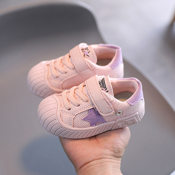 Μοντέρνα παιδικά αθλητικά παπούτσια με πλέγμα και λουράκια βελκρό