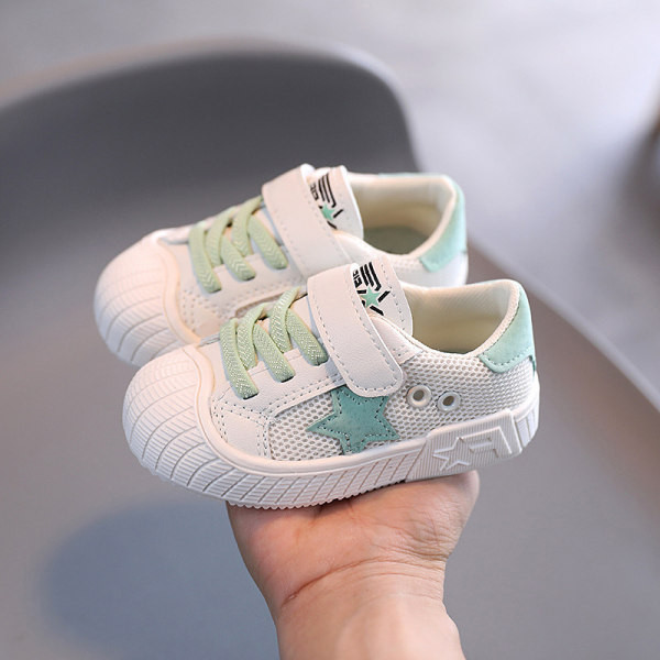 Μοντέρνα παιδικά αθλητικά παπούτσια με πλέγμα και λουράκια βελκρό