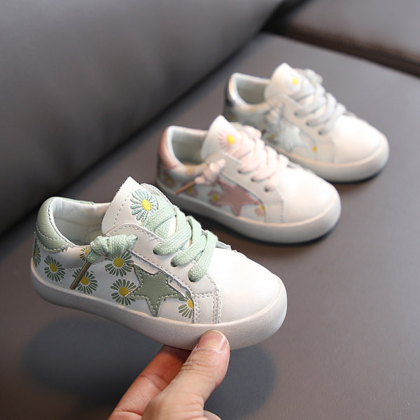 Dječje tenisice s izvezenim cvjetovima i ravnim potplatom