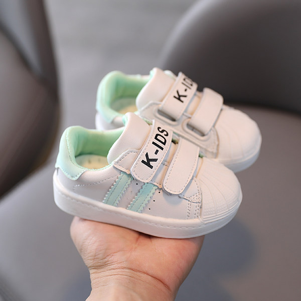 Adidași pentru copii cu autocolante și talpă plată