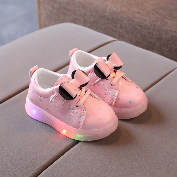 Šviečiantys vaikiški sportbačiai su kaspinu