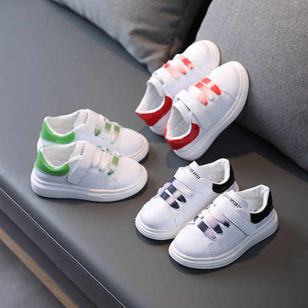 Dječje tenisice od eko kože jednobojni model sa šarenim vezicama