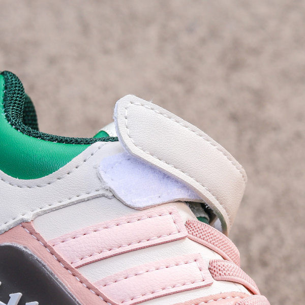 Παιδικά αθλητικά παπούτσια έως τον  αστραγάλα με κορδόνια και λουράκια βελκρό 