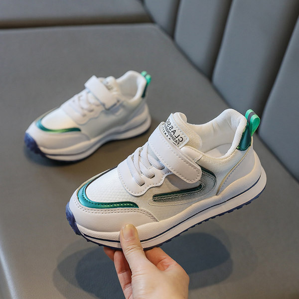 Παιδικά αθλητικά παπούτσια από οικολογικό δέρμα με  λουράκια βελκρό