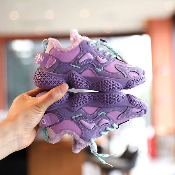 Dječje tenisice s vezicama i toplom postavom u tri boje