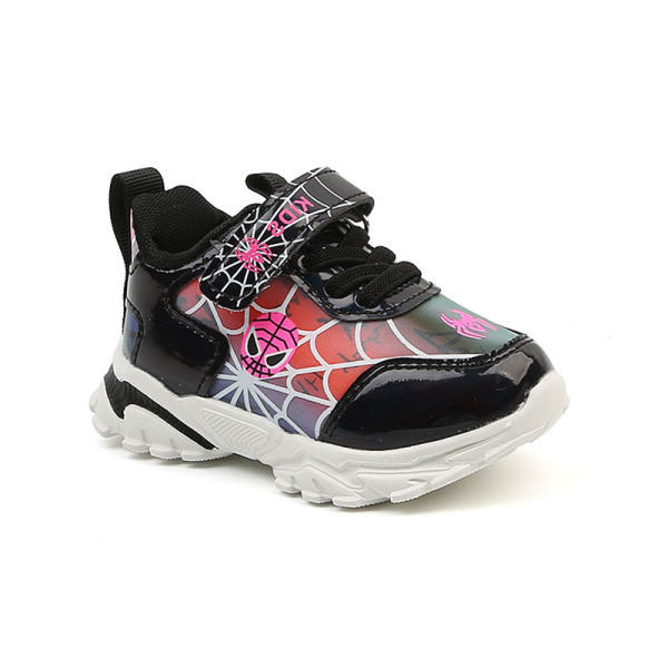 Moderne dječje tenisice s naljepnicama i grubim đonom za djevojčice