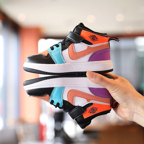 Novi model šarenih dječjih tenisica s ravnim potplatom za djevojčice