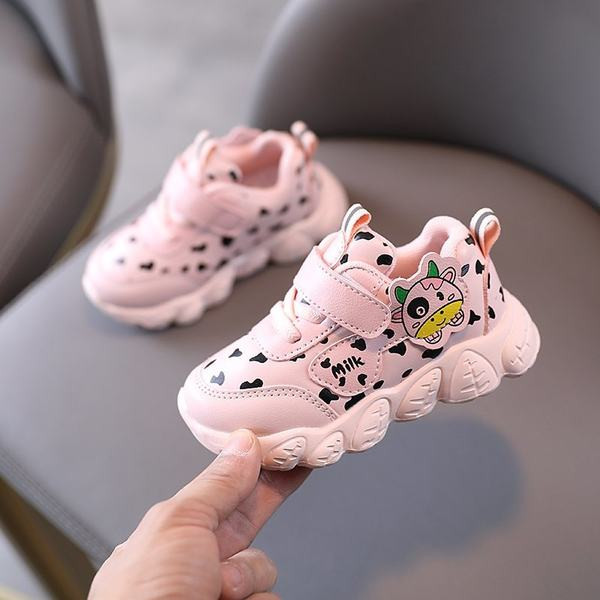 Dječje tenisice s vezicama i aplikacijama