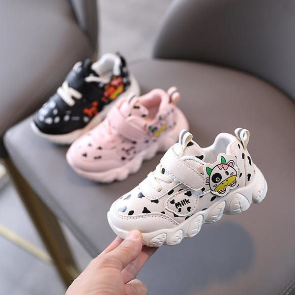 Dječje tenisice s vezicama i aplikacijama