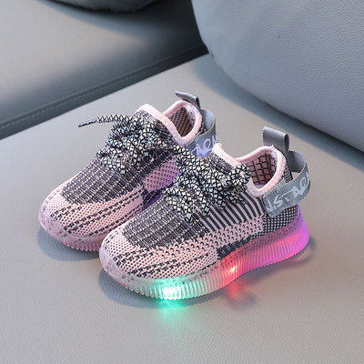 Adidași luminoși pentru copii - potriviti pentru primăvară