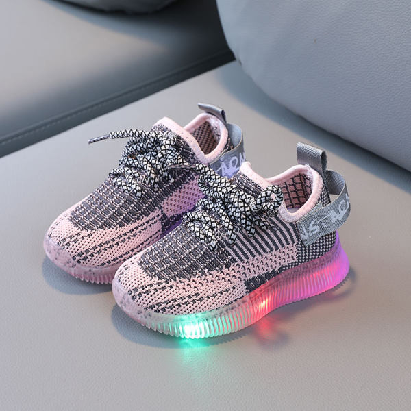 Dječje svjetleće tenisice - primjerene za proljeće