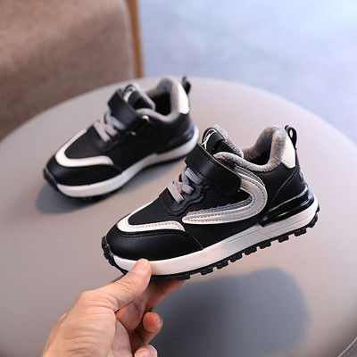 Novi model dječjih patika za djevojčice sa naljepnicom