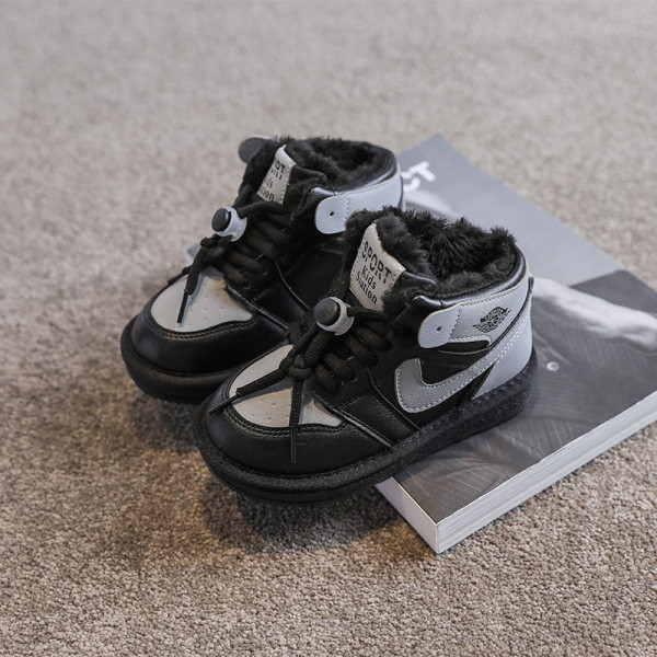 Αθλητικά παπούτσια φθινοπώρου-χειμερινά με επένδυση έως τον αστράγαλο