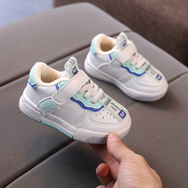 Novi model dječjih tenisica sa mekom podstavom za djevojčice