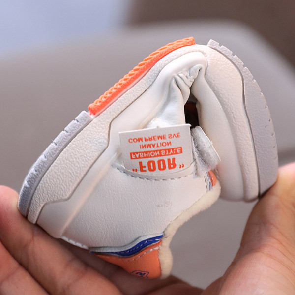 Novi model dječjih tenisica sa mekom podstavom za djevojčice