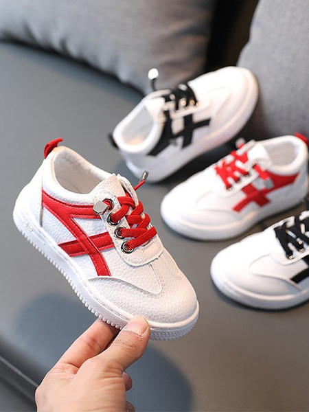 Παιδικά αθλητικά  παπούτσια από οικολογικό δέρμα με επίπεδη σόλα  για κορίτσια και αγόρια