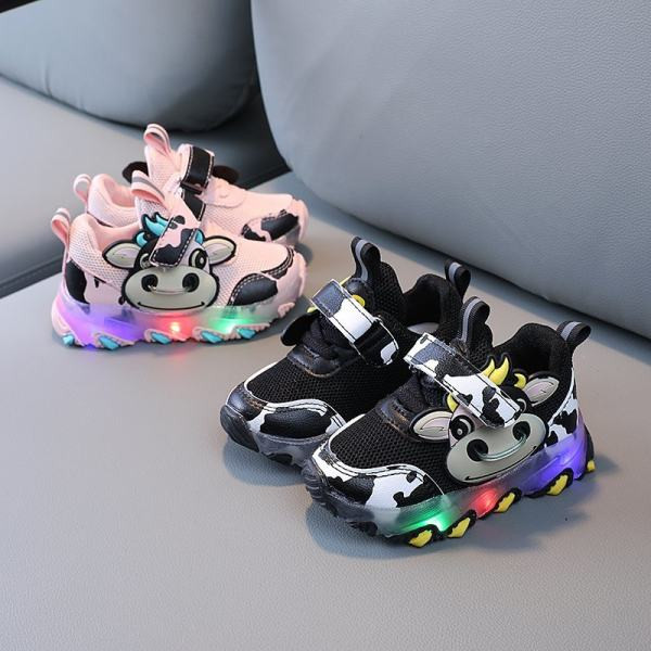Παιδικά αθλητικά παπούτσια με απλικέ τρισδιάστατη αγελάδα - για κορίτσια και αγόρια