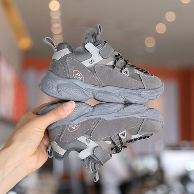 Νέο μοντέλο παιδικά αθλητικά παπούτσια με τραχιά σόλα και κορδόνια