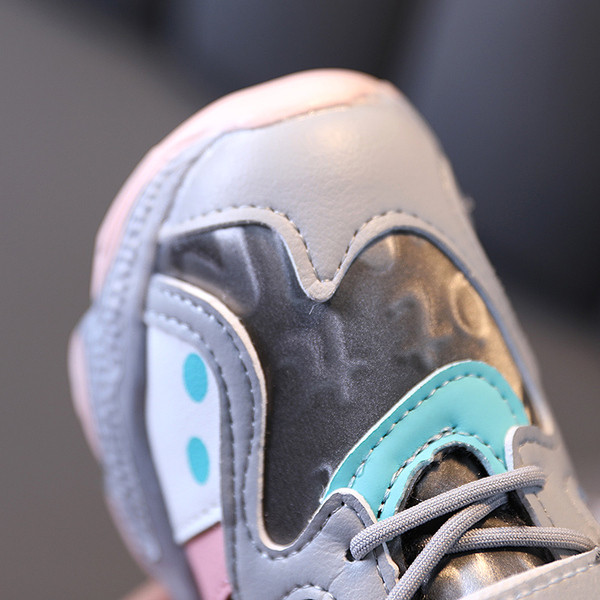 Adidași pentru copii cu căptușeală caldă și talpă aspră