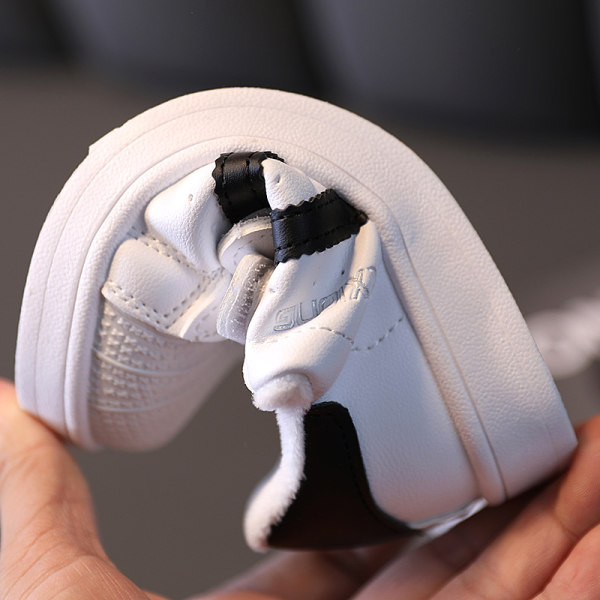 Dječje tenisice od eko kože na čičak