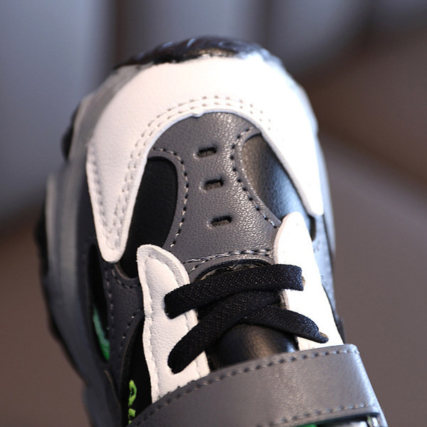 Sportske dječje tenisice za djevojčice sa naljepnicama