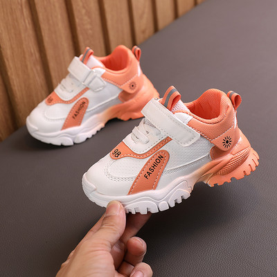 Jauns bērnu kedu modelis no eko ādas ar uzlīmēm meitenēm