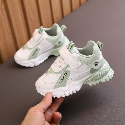 Jauns bērnu kedu modelis no eko ādas ar uzlīmēm meitenēm