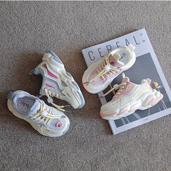 Novi model proljetnih tenisica sa vezicama i grubim đonom