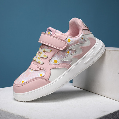 Dječje tenisice s aplikacijom i ravnim đonom za djevojčice