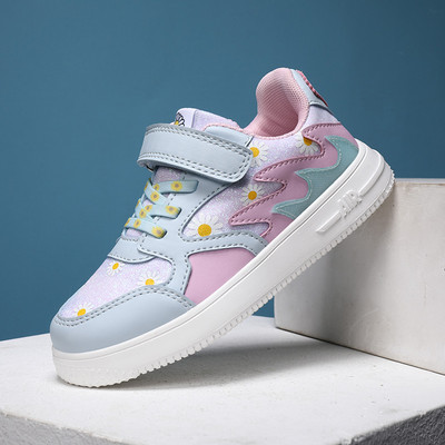 Dječje tenisice s aplikacijom i ravnim đonom za djevojčice