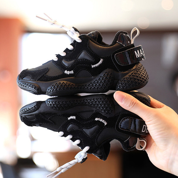 Model nou de adidași cu șireturi pentru fete și băieți