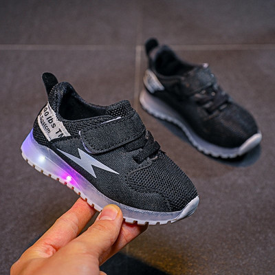 Svjetleće dječje tenisice s naljepnicama - ravni potplat