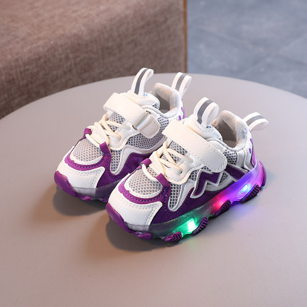 Adidași casual pentru copii cu autocolante și talpă luminoasă