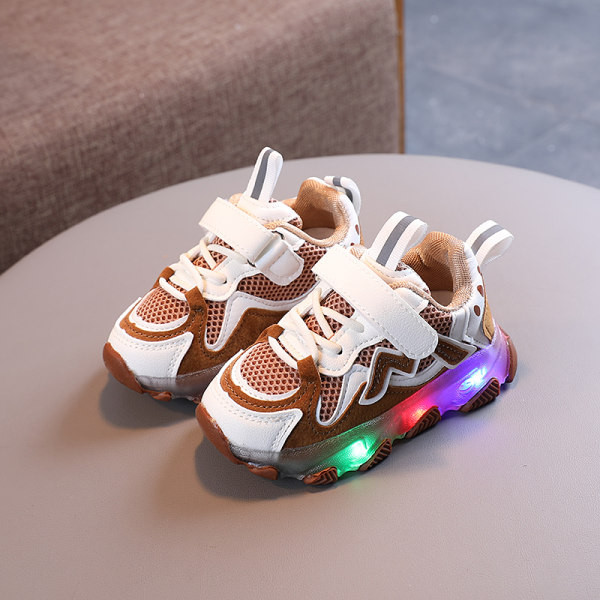 Adidași casual pentru copii cu autocolante și talpă luminoasă