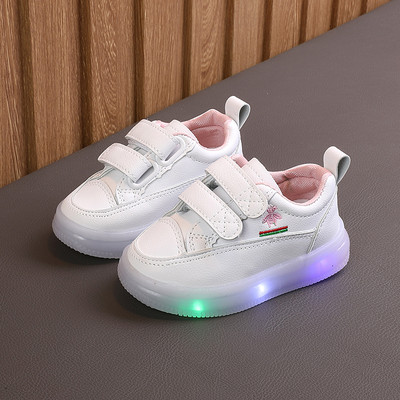 Model nou de adidasi copii din piele cu talpa luminoasa