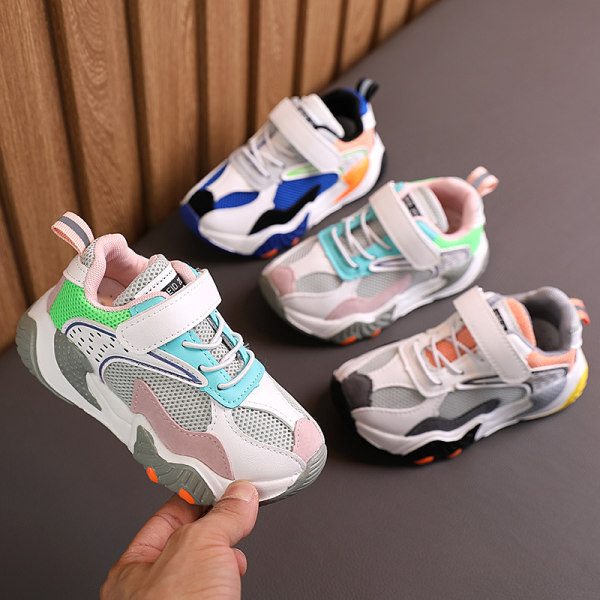 Novi model dječjih tenisica sa naljepnicama - za djevojčice ili dječake