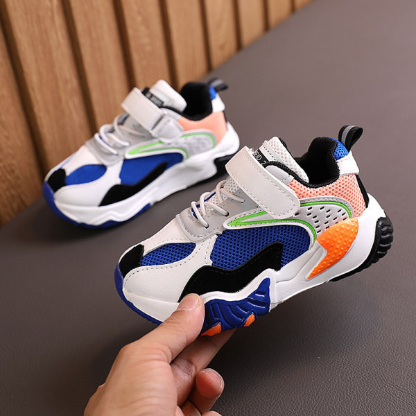 Novi model dječjih tenisica sa naljepnicama - za djevojčice ili dječake