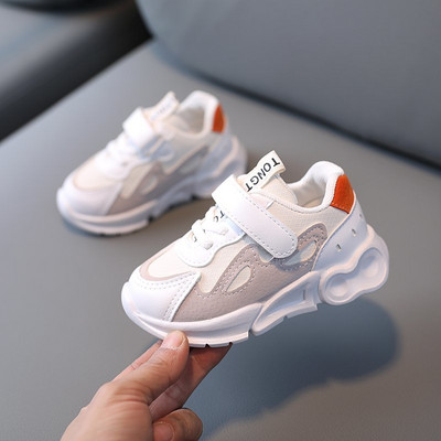 Dječje tenisice s mrežicom i naljepnicama