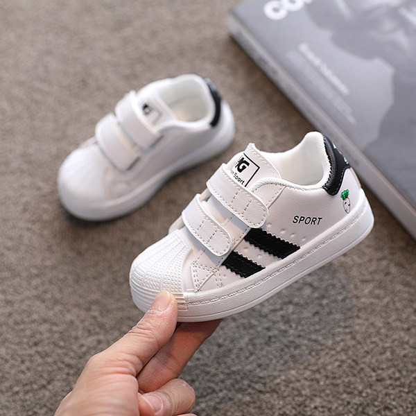 Vaikiški sportbačiai iš eko odos naujo modelio su velcro lipduku