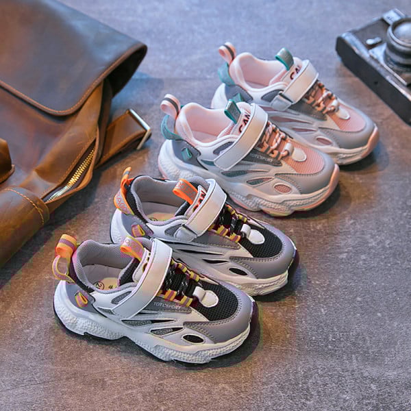 Adidași sport pentru copii cu inscripție