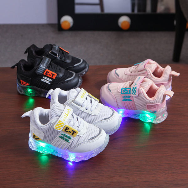 Moderne dječje tenisice sa svjetlećim đonom - za djevojčice