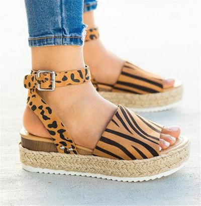 Moderne ženske sandale na platformu sa animal printom