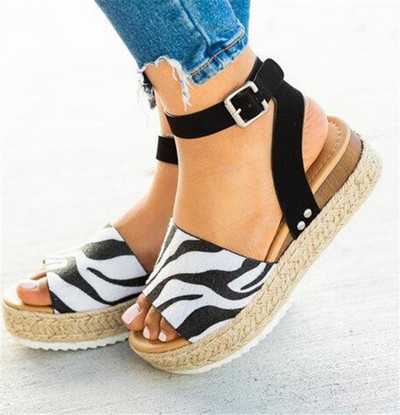 Moderne ženske sandale na platformu sa animal printom