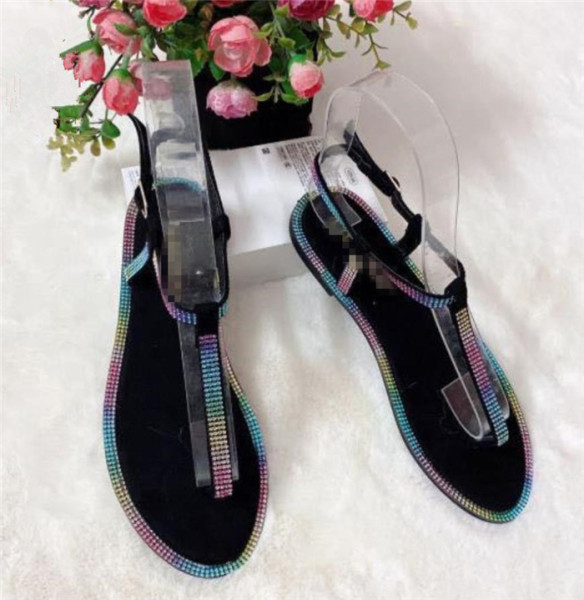 Ženske ležerne sandale s ravnim potplatom i kamenčićima u boji