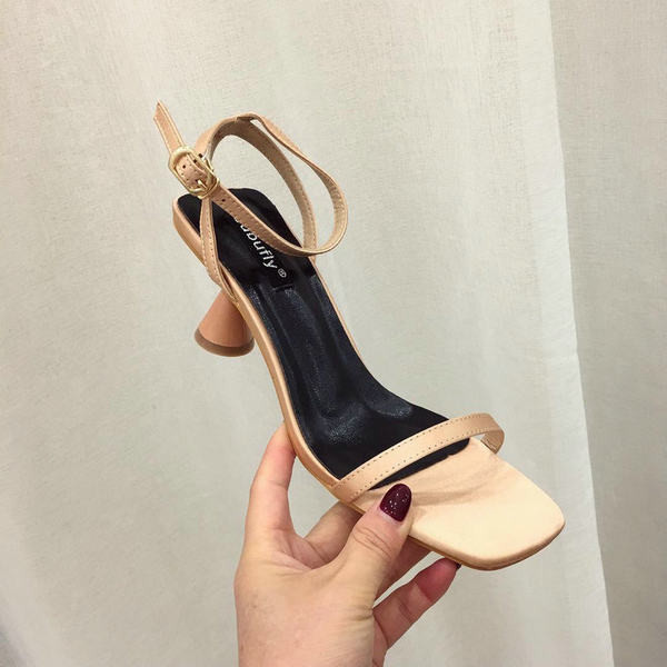 Moderne ženske sandale s remenčićima i petom visine 6 cm