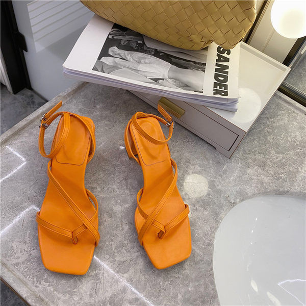 Ležerne ženske kožne sandale s debelom petom