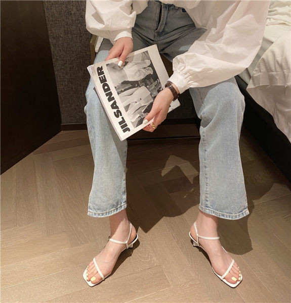 Novi model ženskih sandala na petu visine 3 cm