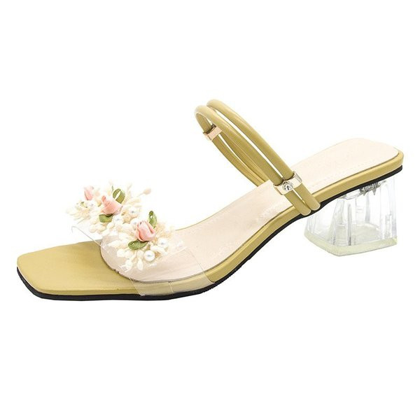 Moderne ženske sandale sa 3D elementima