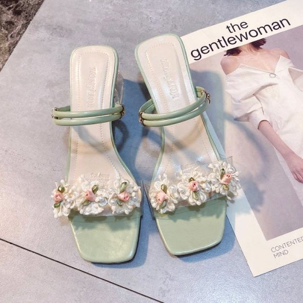 Moderne ženske sandale sa 3D elementima