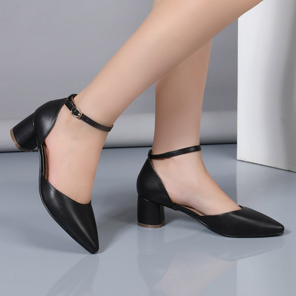 Novi model ležernih ženskih sandala na špic